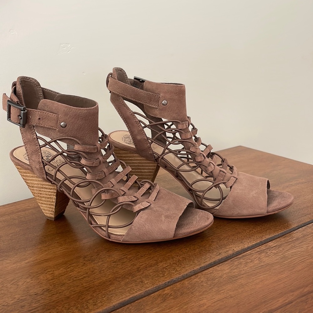 Vince Camuto strappy wedge heels tan/brown/taupe womens size 8